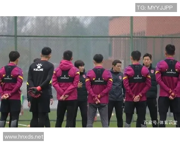 成都篮球队进攻战术解析与深度剖析助力球队崛起之路